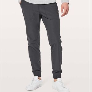 Lululemon men’s  ABC joggers gray obsidian color  size M